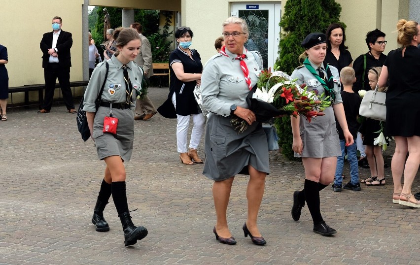 W środę na Cmentarzu Komunalnym najbliższa rodzina,...