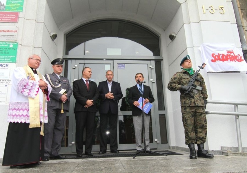 Solidarność pamięta o ludziach &quot;S&quot;. We Wrocławiu odsłonięto tablicę (ZDJĘCIA)