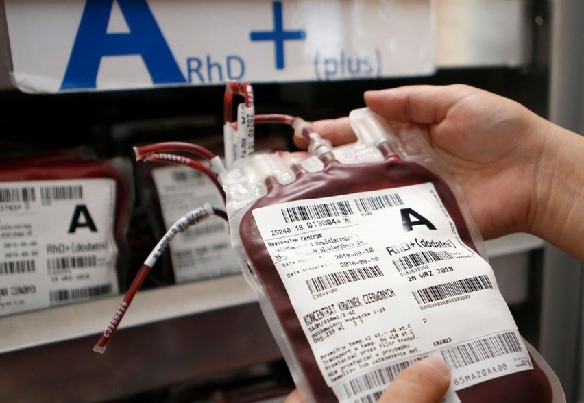 W Polsce najwięcej jest osób z grupą krwi A Rh+ (32 proc.)....