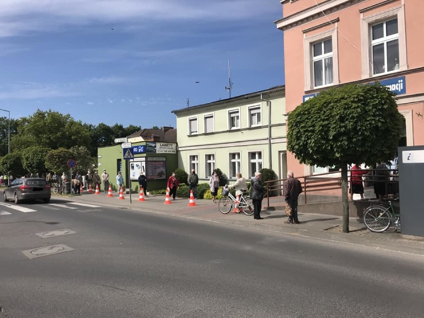 Nowy Tomyśl. Rozdano darmowe przyłbice dla starszych mieszkańców [ZDJĘCIA]