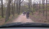 Policja i straż leśna walczy z nielegalnymi rajdami quadów  i motocykli crossowych