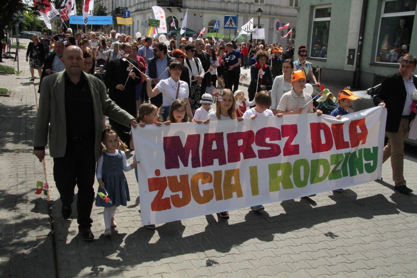 Budzenie Sienkiewki 2015: Marsz dla Życia i Rodziny w Kielcach (zdjęcia)
