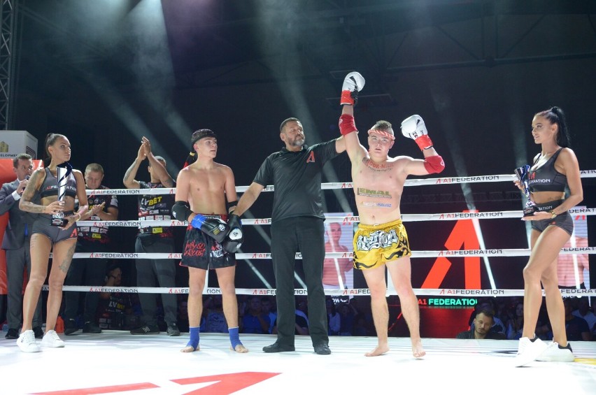 Zawodowa Gala A1 Federation Muaythai & Lethwei. Zawodnicy Kruk Gym Kalisz wygrali wszystkie walki. ZDJĘCIA