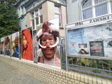 "Uśmiech świata", czyli wystawa fotografii Elżbiety Dzikowskiej  w Żarach. Przyjdź i zobacz, jak śmieje się swiat. Jest też konkurs