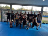 Sieraków. Zawodnik federacji KSW- Roman Szymański i trener Piotr Sawiński prowadzili seminarium w Sportowym Centrum Pasji w Sierakowie