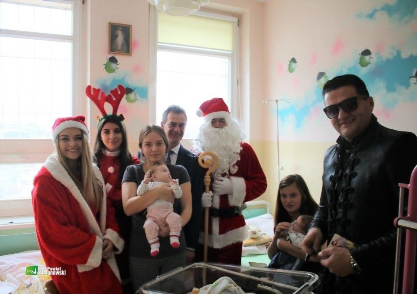 Limanowa. Mikołaj i gwiazda disco polo odwiedzili dzieci w szpitalu 