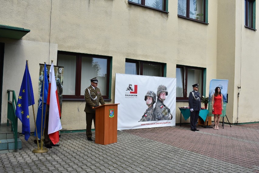 Zdjęcia z obchodów Święta Wojska Polskiego w 2021 w...