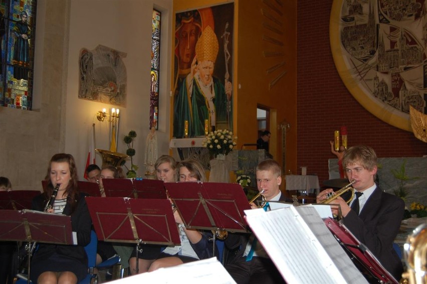 Kanonizacja Jana Pawła II - koncert wdzięczności Młodzieżowej Orkiestry Dętej w Łapalicach