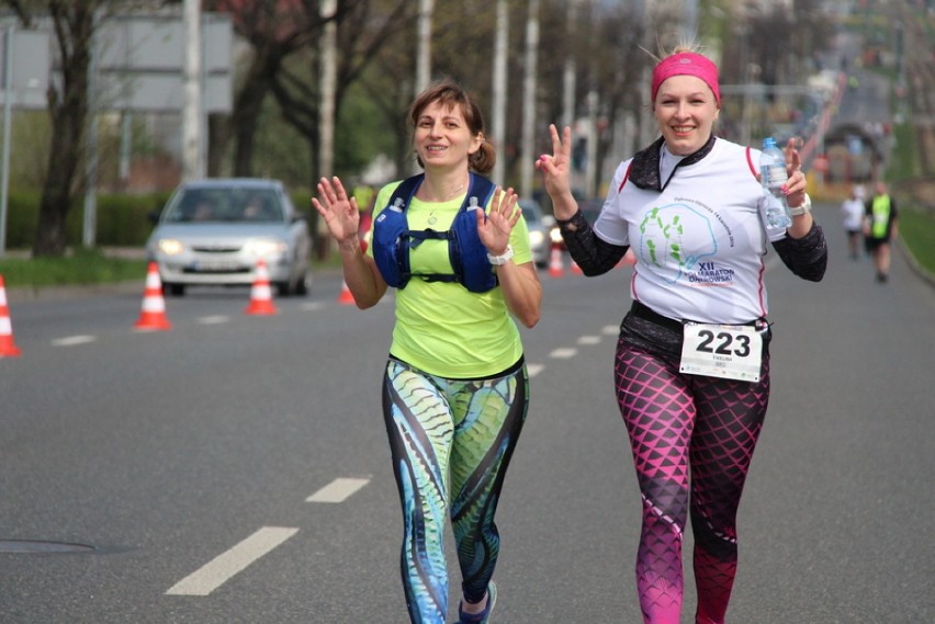 Półmaraton Dąbrowski 2019: prawie 1250 biegaczy na trasie