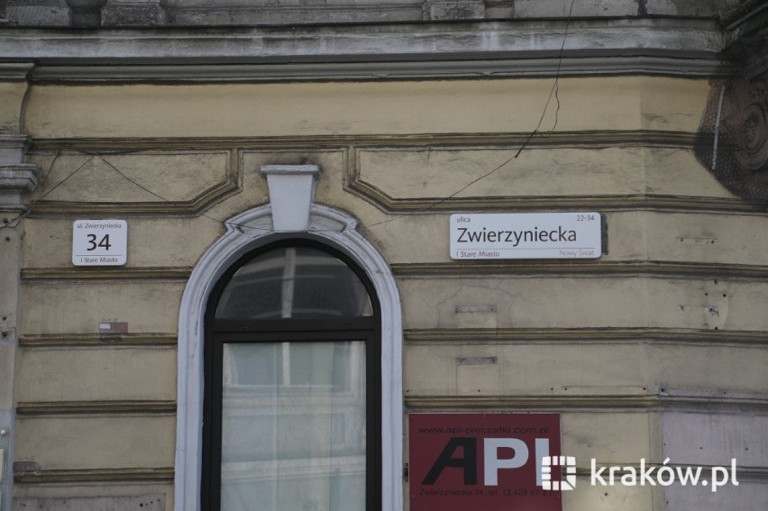 Nowe tablice z nazwami ulic w Krakowie. To na razie pilotaż, będą konsultacje