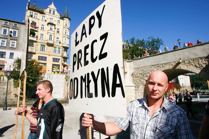 Archiwalne zdjęcia z 2011 roku z protestu przeciw inwestycji