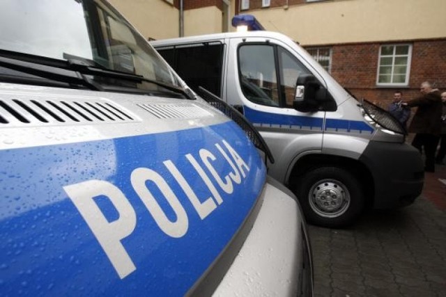 Bydgoszcz: Policjant postrzelony podczas interwencji w hipermarkecie