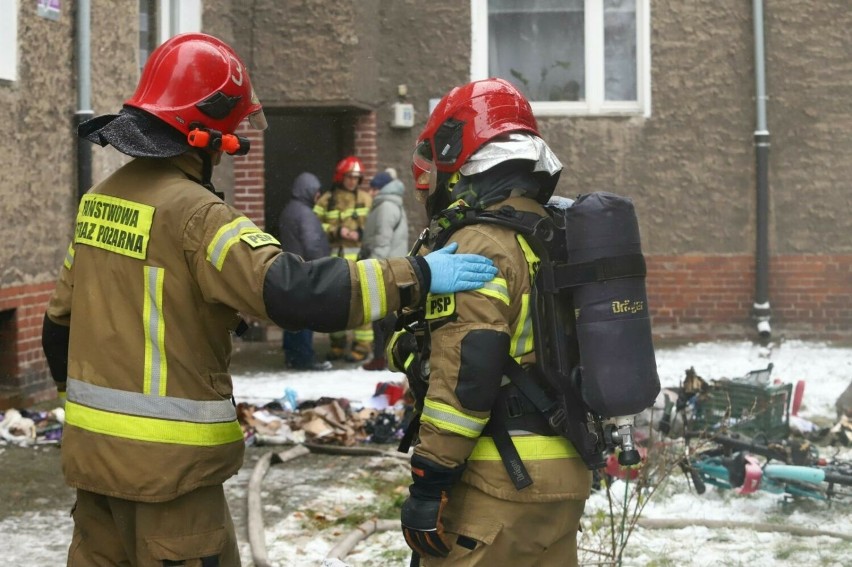 Toruńska komenda poszukuje do pracy 4 strażaków