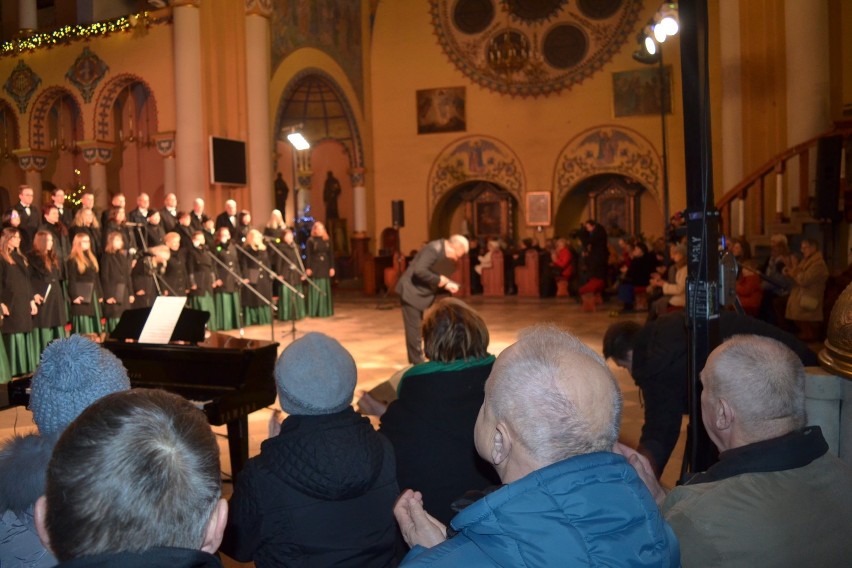 Koncert Kolęd Chóru Nauczycielskiego w Ostrowie Wielkopolskim