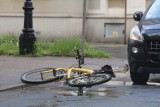 Wypadek w Legnicy. Ranny rowerzysta został odwieziony do szpitala