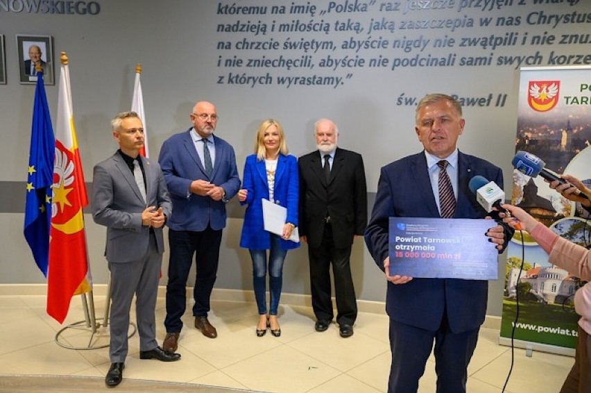 Milionowe dotacje dla Tarnowa i powiatu z kolejnej edycji rządowego programu "Polski Ład". Lista inwestycji jest rekordowo długa!