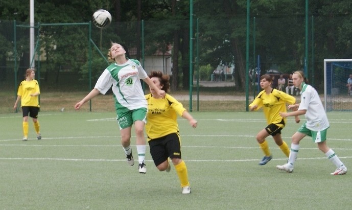 Piłkarski turniej dziewcząt na nowosolskim orliku wygrała Lechia Zielona Góra