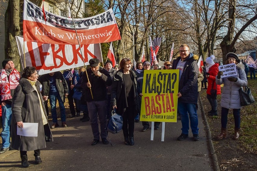 Radny z Lęborka na manifestacji w Warszawie. Pojechał wesprzeć rząd w reformie sądownictwa
