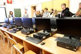Grodziscy licealiści zyskali nową pracownię informatyczną. "To duży skok technologiczny"