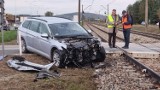 Zderzenie samochodu osobowego z pociągiem na niestrzeżonym przejeździe w Kielcach. Kobiety uciekły w ostatniej chwili 