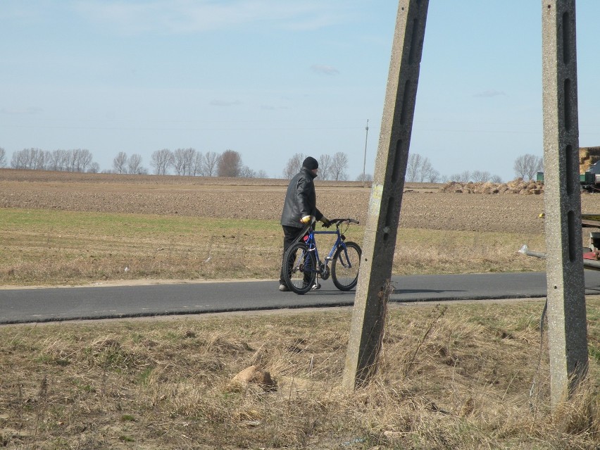 Tragedia za Gnieznem. 48-letni rowerzysta nie żyje