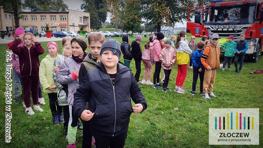 Dzień Chłopaka w Szkole Podstawowej w Złoczewie ze strażakami ZDJĘCIA