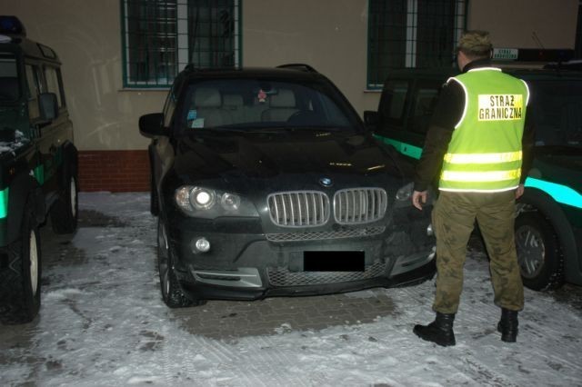 Zatrzymano BMW X5 warte około 145 tys. zł