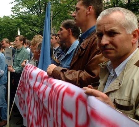 Sprzedaż cukrowni w 2001 roku odbywała się w atmosferze rolniczych i pracowniczych protestów. Fot. W. Wylegalski