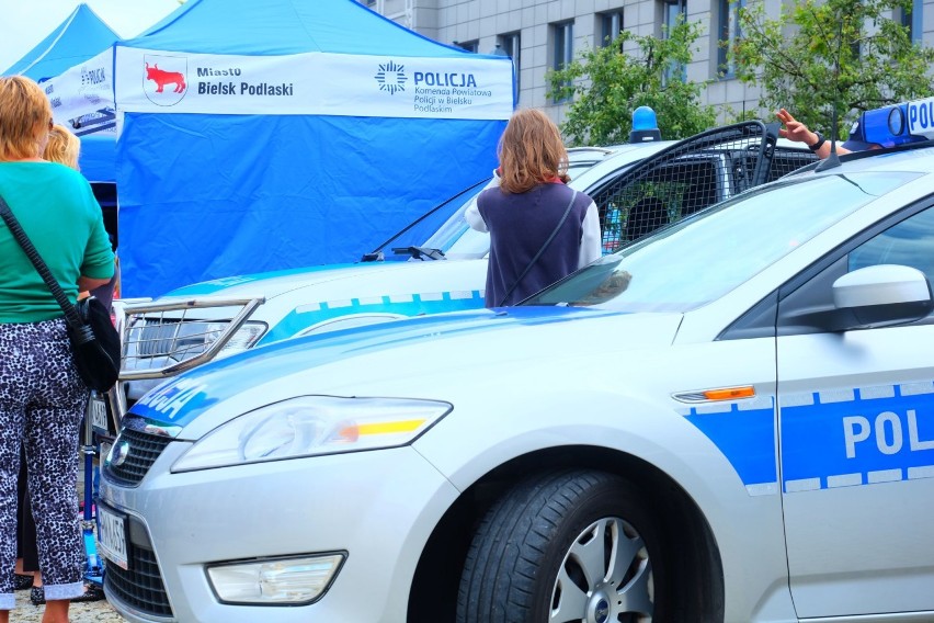 Na Rynku odbył się piknik z okazji święta policji.