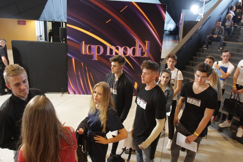 Casting do programu Top Model w Katowicach. Wszyscy, którzy...