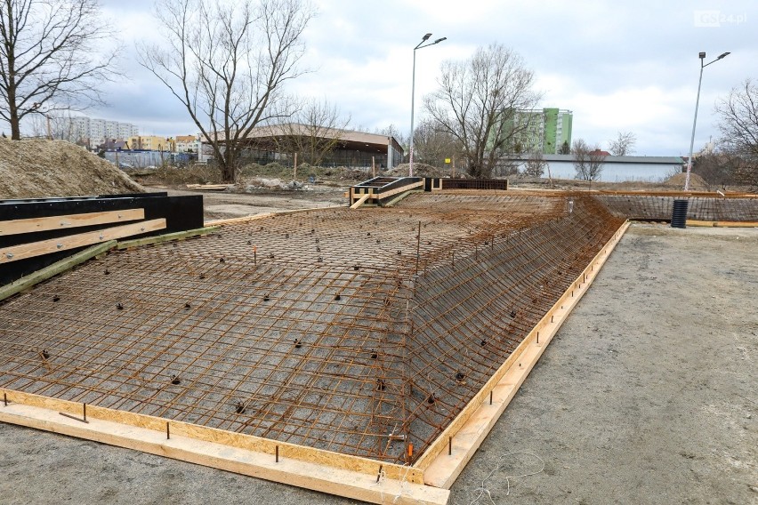 Skatepark powstaje na osiedlu Majowym na prawobrzeżu...