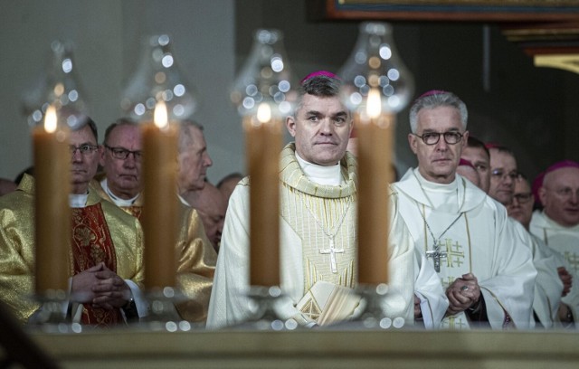 Uroczysty ingres w koszalińskiej katedrze. Biskup Zbigniew Zieliński został ogłoszony nowym biskupem koszalińsko-kołobrzeskim już 2 lutego tego roku