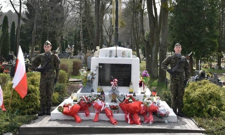 Pamięci ofiar Katynia '40 i katastrofy smoleńskiej. W Malborku uroczystość jak zawsze na Cmentarzu Komunalnym 