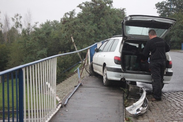 Wypadek na moście nad autostradą A4