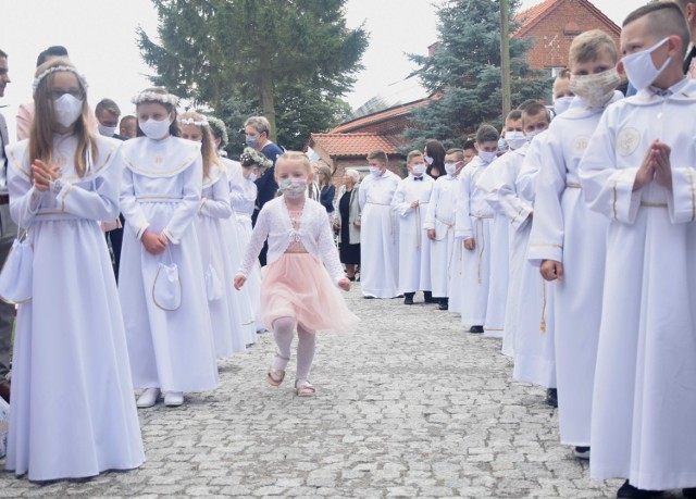 Tak było podczas uroczystości pierwszokomunijnych w parafiach powiatu malborskiego w 2020 r.