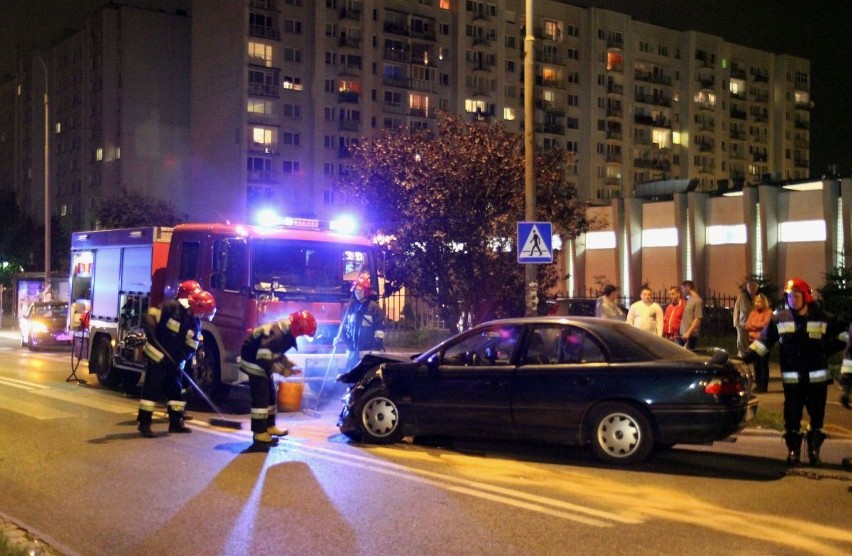 Wrocław: Wypadek na Rogowskiej, trzy osoby w szpitalu (ZDJĘCIA)