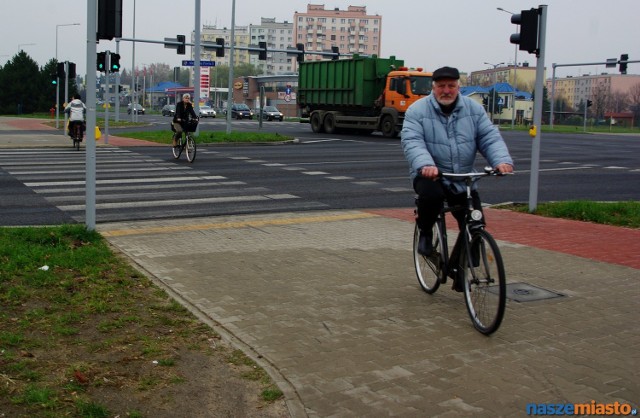 Miasto Leszno - Przejazdy dla rowerów przy Al. Konstytucji 3 Maja.