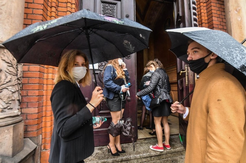 Pierwszy dzień matur w bydgoskiej "Jedynce" i w "Plastyku".