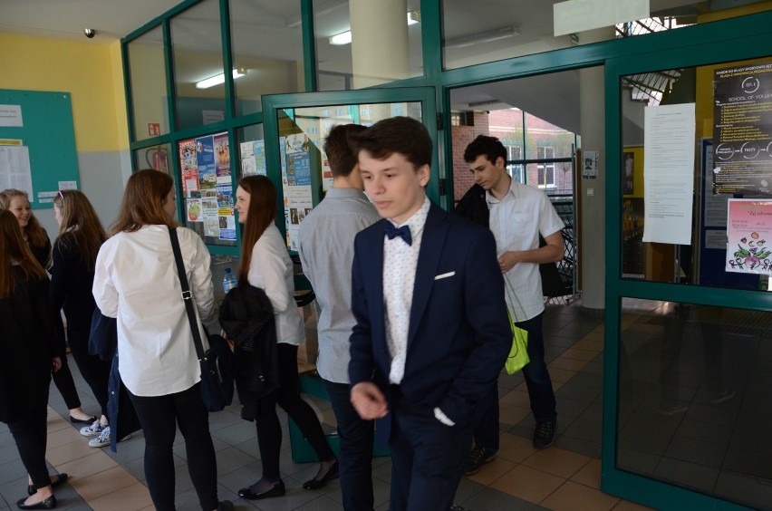 Gimnazjaliści z Bełchatowa przystąpili do egzaminów gimnazjalnych w szkołach [ZDJĘCIA]