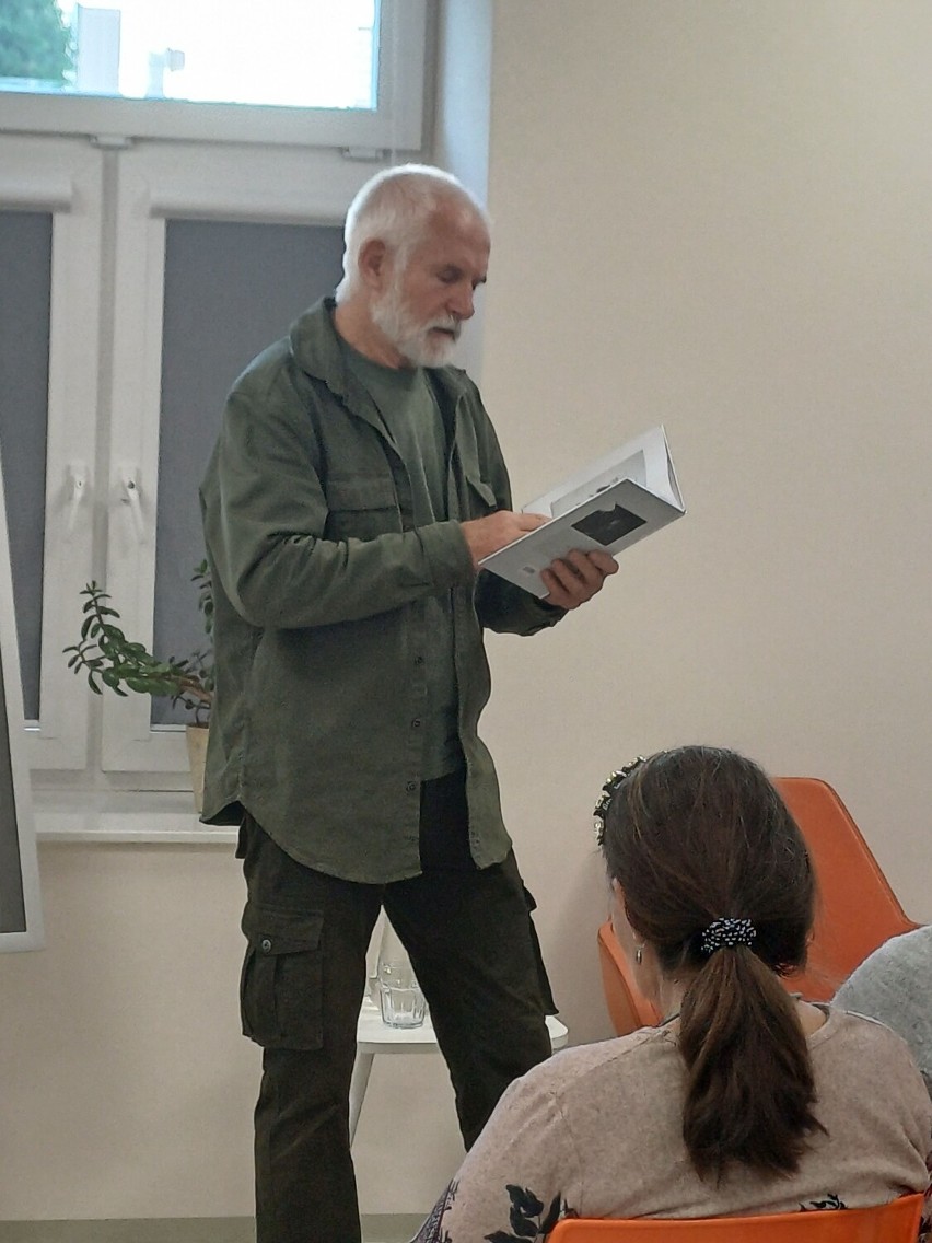 Spotkanie z Januszem Ziarnikiem w Miejskiej Bibliotece Publicznej w Zduńskiej Woli