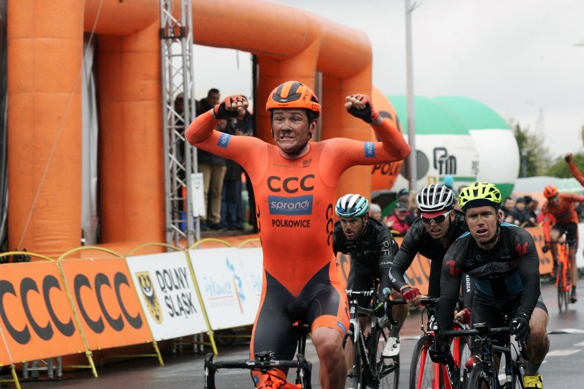 Alan Banaszek wygrał ostatni etap CCC Tour – Grody Piastowskie [ZDJĘCIA]