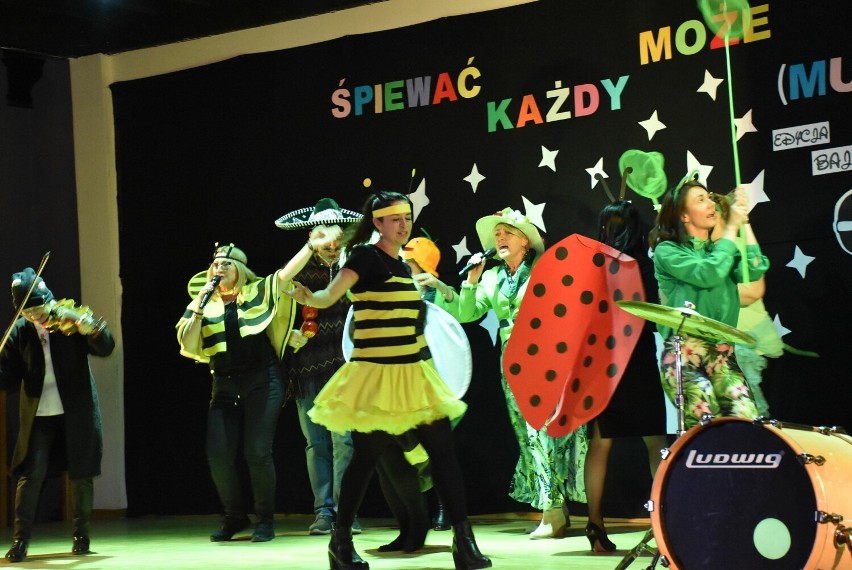 Festiwal "Śpiewać każdy może" w I LO w Malborku. Uczniowie "Sienkiewiczówki" zaśpiewali piosenki z filmów animowanych
