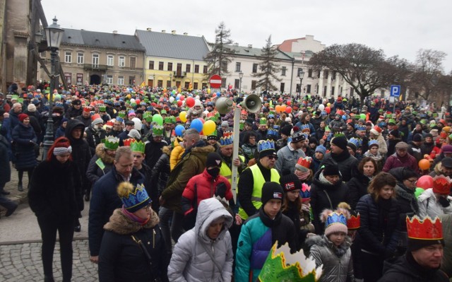 Orszak przeszedł ulicami Radomia od Rynku do Placu Corazziego.