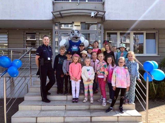 Z okazji Dnia Dziecka kartuscy policjanci zorganizowali dla dzieci Dzień Otwarty.