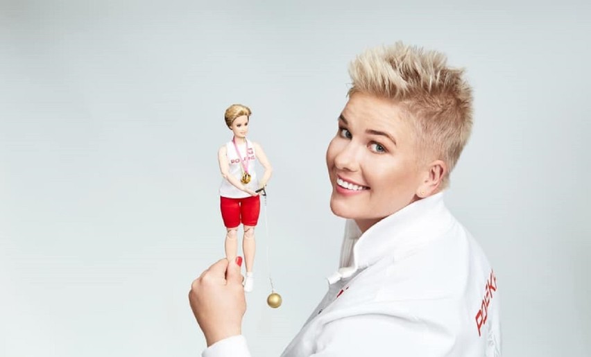 Anita Włodarczyk ma własną lalkę Barbie - to uhonorowanie dorobku rawickiej sportsmenki. Jej zabawkowy wizerunek podobny jest do oryginału?