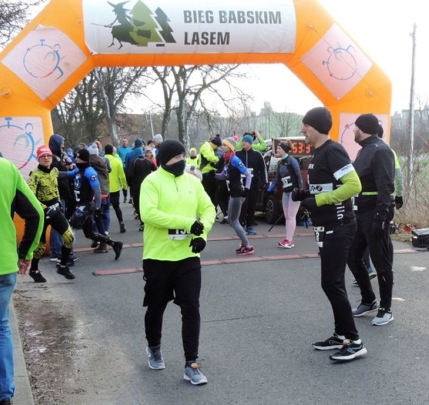 Pod Mogilnem odbył się 1. Bieg Lasem Babskim. Ponad 300...