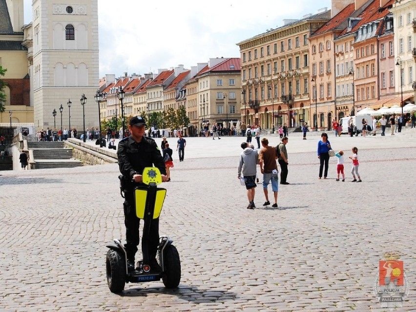 Warszawscy policjanci na Segwayach