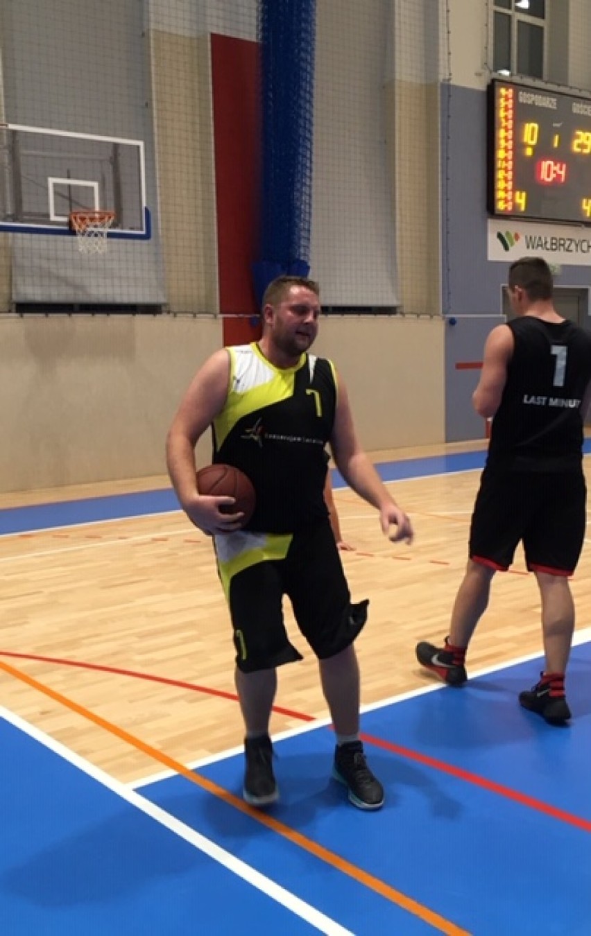 Wałbrzyska Amatorska Liga Koszykówki ma za soba piątą serię spotkań