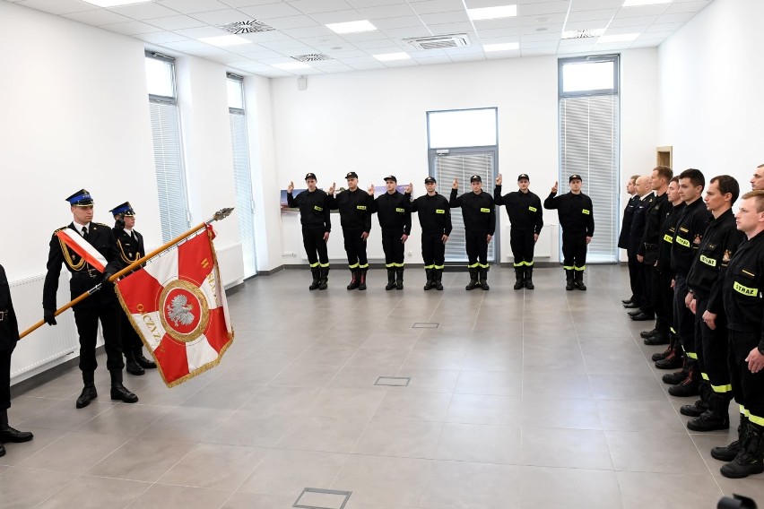 Nowi strażacy w Komendzie Miejskiej PSP w Rzeszowie [ZDJĘCIA]