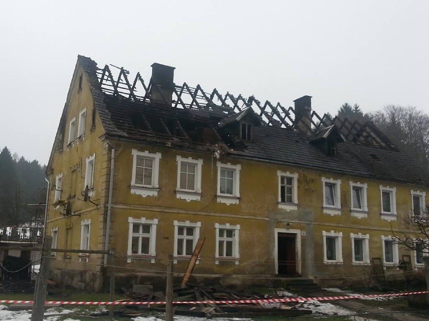 Pożar budynku wielorodzinnego w Jugowie